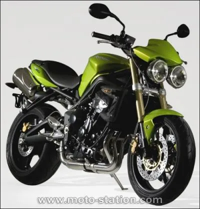 Quelle est la marque de cette moto ?