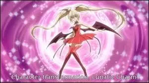 Avec qui fait-elle un Chara-Nari sur l'image ?