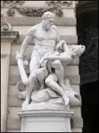 Lors de son neuvime travail, Hracls a vaincu la redoutable reine des Amazones. Comment s'appelait-elle ?