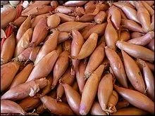 Une petite astuce pour ter l'odeur de l'chalote sur les mains, il suffit :