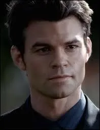 Quel vampire originel, avec lequel il va s'allier, rveille-t-il ?