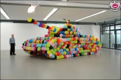 Mme s'ils n'taient pas emplis de nectar, les ballons de son enfance taient de cette couleur :