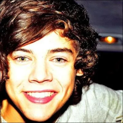 De quelle couleur taient les caleons d'Harry pendant les primes de  X Factor  ?