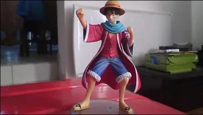 O est Luffy sur l'image ?