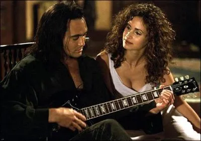 Quel est le personnage de l'actrice qui est avec Mark ?