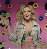 Elle est en couple avec...