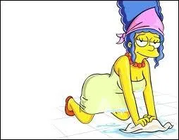 De quelles couleurs sont les cheveux et les vtements de Marge ?