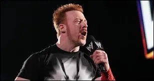 En ce moment il travaille � la division Raw.