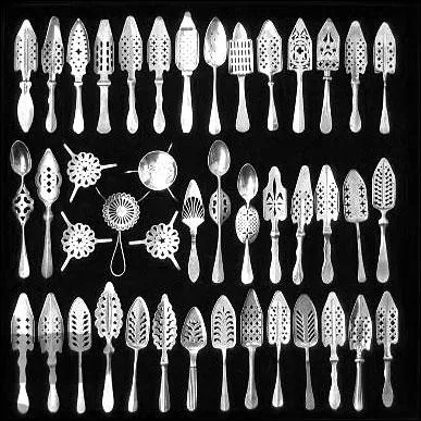 Comment sont traditionnellement les cuillres  absinthe ?