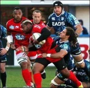Quel club de rugby est actuellement en tte du Top 14 ?