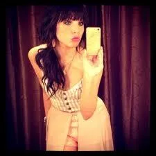 Dans quel pays son single ''Call Me Maybe'' n'est-il pas n1 mais dans le top 10 ?