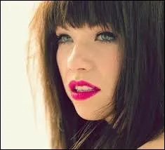 Quelle chanson Carly Rae Jepsen interprte-t-elle avec Justin Bieber ?