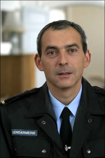 Quel était le grade du gendarme Francis Rivière ?