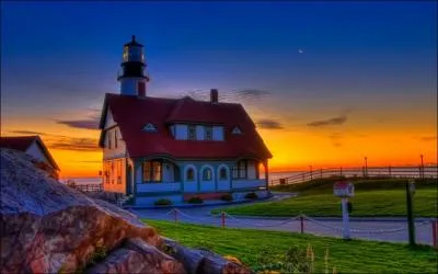 La bote aux lettres a la forme ...