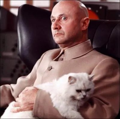 Qui interprte Ernst Stavro Blofeld dans On ne vit que deux fois (1967) ?