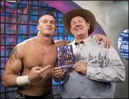 Son pre se nomme Bob Orton Sr.
