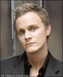 Que reprsente John pour Elena ?