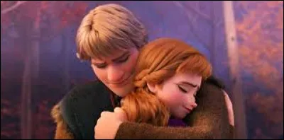 Selon la coutume locale, Kristoff a prévu de faire sa demande en mariage à Anna, entouré d'un troupeau de rennes. Sur quoi se tient-il fièrement debout, prêt à faire sa déclaration ?