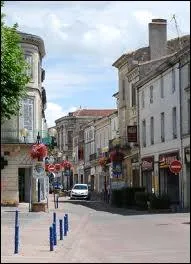 Comment nomme-t-on les habitants de Lesparre-Mdoc ?