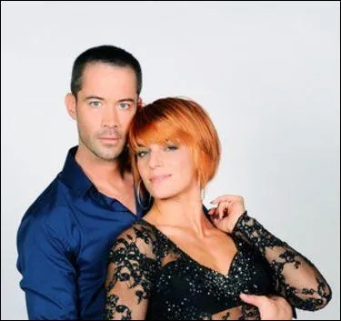 Comment s'appelle la danseuse qui danse avec cette star ?