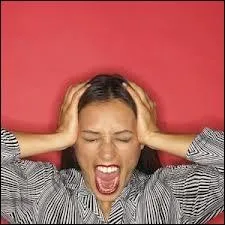 Lorsqu'on veut qu'une personne nous laisse tranquille, on lui crie :  Lche-moi les ---- !  