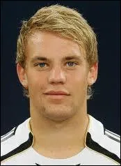 Quel est le poste de Neuer ?