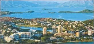 Chef-lieu et plus grande ville de Nouvelle-Caldonie, voici la ville de Nouma. Comment s'appellent ses habitants ?