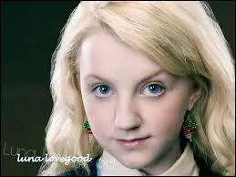 Quand entre-t-elle  Poudlard et dans quelle maison ?