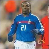 Avec quel numro joue Luyindula ?