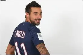 Dans quel championnat jouait Lavezzi avant de venir au PSG ?