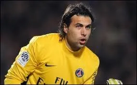 De quelle nationalit est Salvatore Sirigu ?