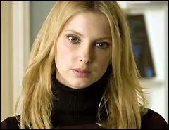 Qui joue la femme du nouveau voisin, Chris Lenoir ?