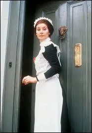 C'est l'anctre de la prcdante, et ce fut un immense succs. Jean Marsh, co-auteur, joue dans la srie, laquelle confronte les matres et la domesticit... C'est ?