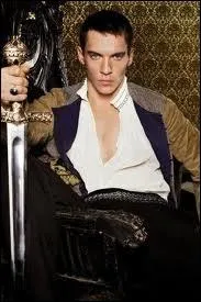 Pour interprter Henri VIII, le Roi aux nombreuses pouses, il fallait une belle gueule, c'est celle de Jonathan Rhys Meyers, vu dans Match point de Woody Allen. Cette srie foisonnante c'est ?