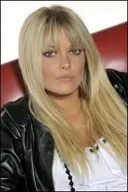 Quel est le vrai nom de Caroline ?