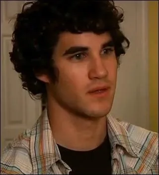 Comment s'appelle le personnage qu'interprte Darren dans Little White Lie ?