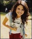 Selena aime s'habiller chez...