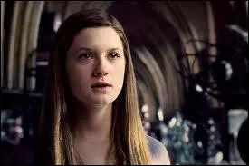 Ginny Weasley est trs importante dans la famille Weasley car : 
