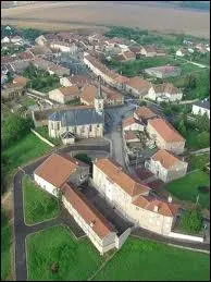Comment appelle-t-on les habitants de Chambley-Bussires ?