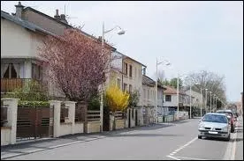 Les habitants de la ville Meurthe-et-Mosellane d'Essey-ls-Nancy se nomment les ...