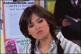 Stella demande  Macy de deviner qui des 3 garons portait sa nouvelle cration et de qui dchire-t-elle alors les vtements ?