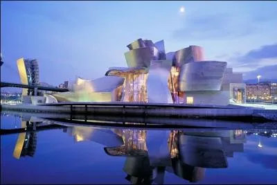 Le muse Guggenheim de Bilbao est implant sur les berges rhabilites du Nervion. O se trouve Bilbao ?