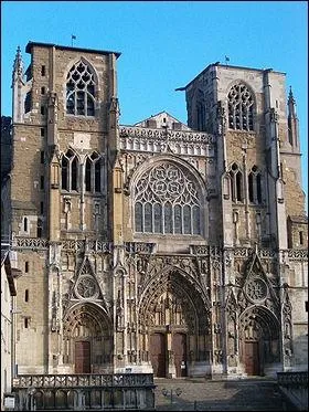 Quel est le style architectural de l'ancienne cathdrale Saint-Maurice de Vienne ?