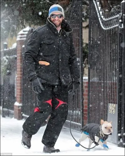 Quel acteur australien a jou dans  X-Men ,  Opration Espadon ,  Australia  et  Real Steel  ?