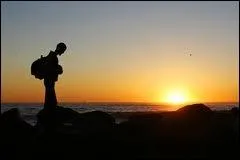 S'en aller discrtement, c'est  Partir sans -----, ni -------- 