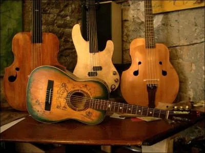 De quel artisan vais-je me rapprocher pour faire raliser ma guitare en bois de cdre, palissandre ou pica ?