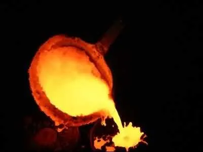 Il a pour mtier la fabrication de cloches places dans les glises, et de petites cloches, sonnailles faonnes dans des tles encuivres. Les bergers s'en servent pour le reprage des btes.