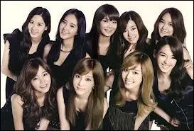 SNSD chante ...