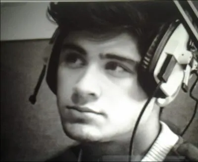 Quel ge avait Zayn quand il a embrass une fille pour la premire fois ?