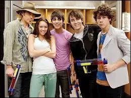 Quelle chanson interprte Hannah avec The Jonas Brothers ?